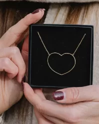 Zlatý přívěsek srdce