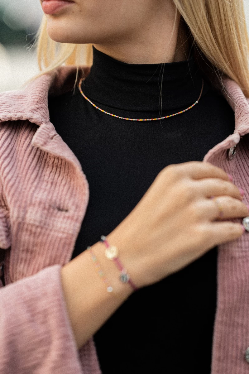 Barevný perlový řetízek, náhrdelník z růžového zlata 585