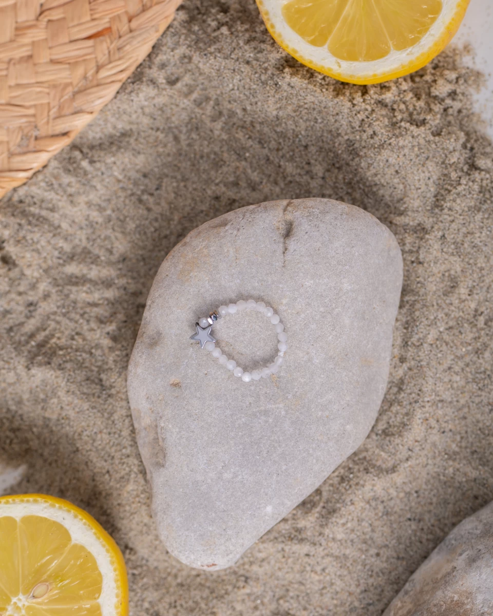 Prsten s měsíčním kamenem ve tvaru hvězdy