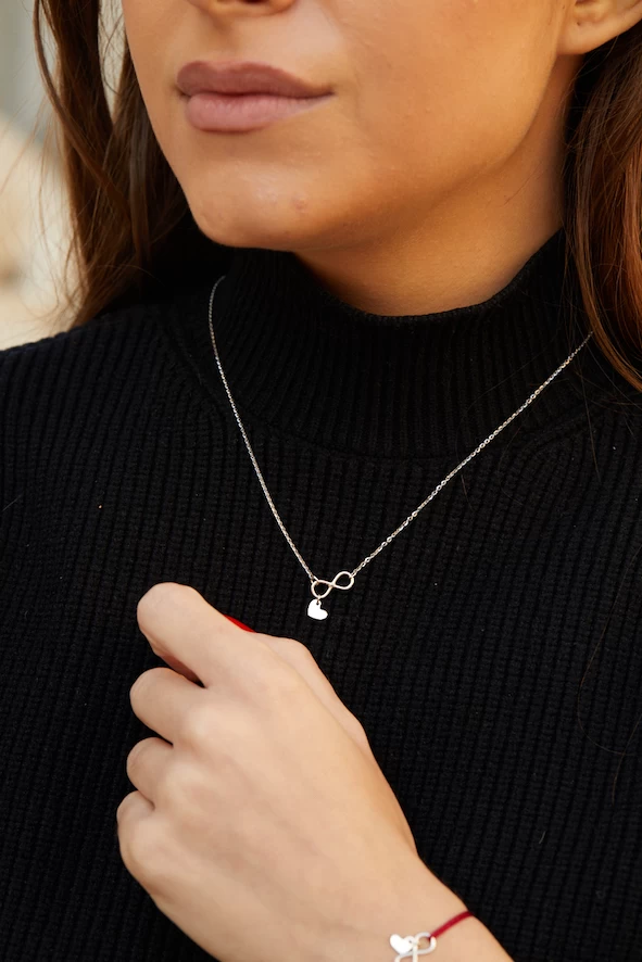 Bílozlatý náhrdelník Nekonečné srdce