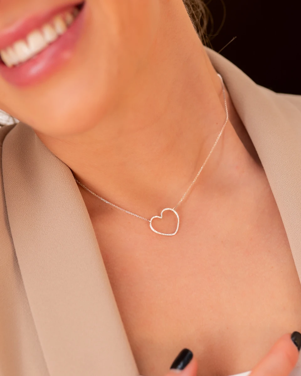 Jedinečný stříbrný náhrdelník se srdcem