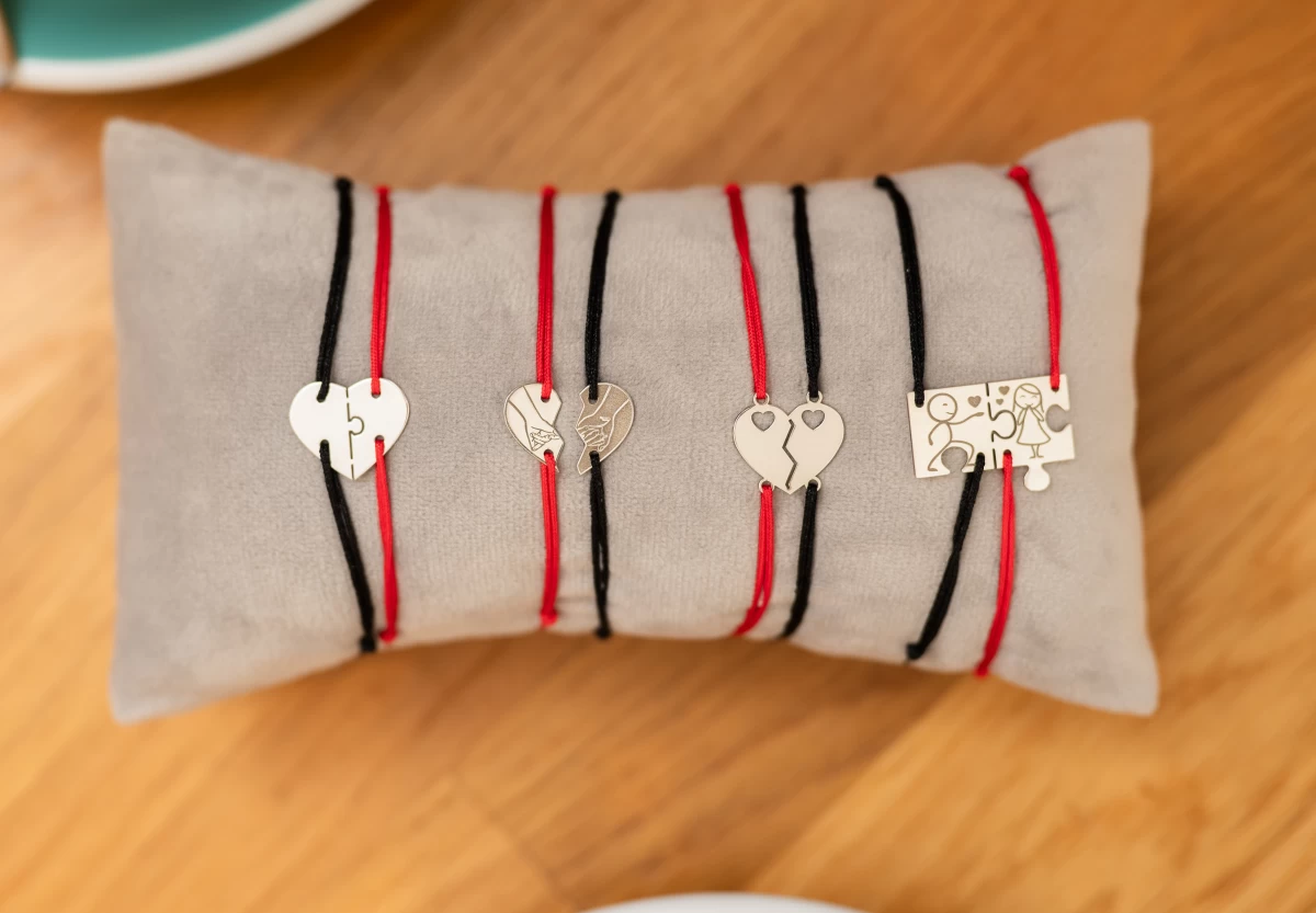 Párový náramek srdce z bílého zlata