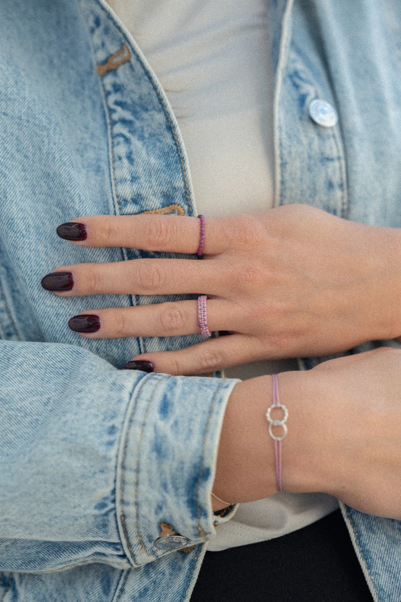 Prsten z makramé ručně pletený šperk pro moderní ženy