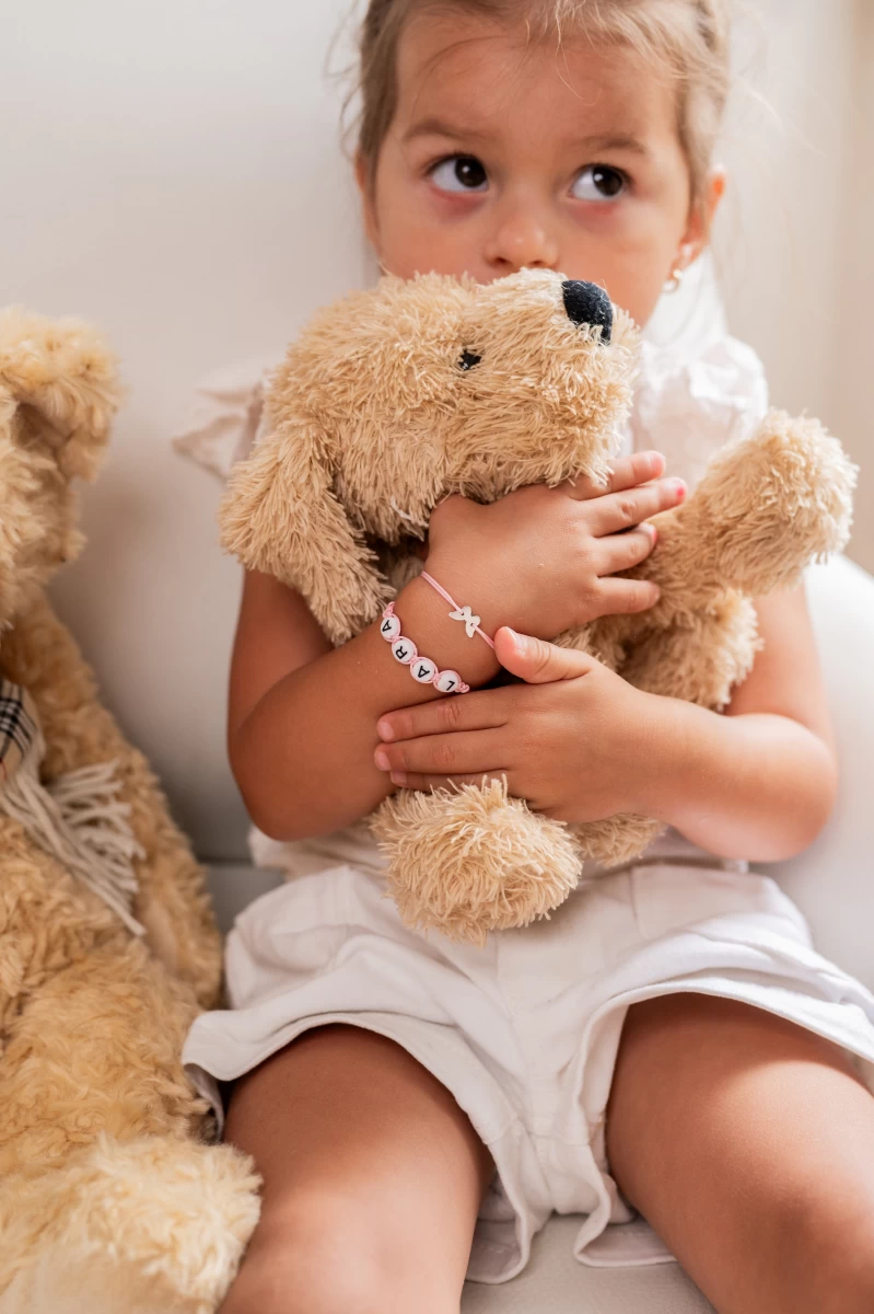 Provázkový náramek pro miminko s písmenkem ze stříbra 925